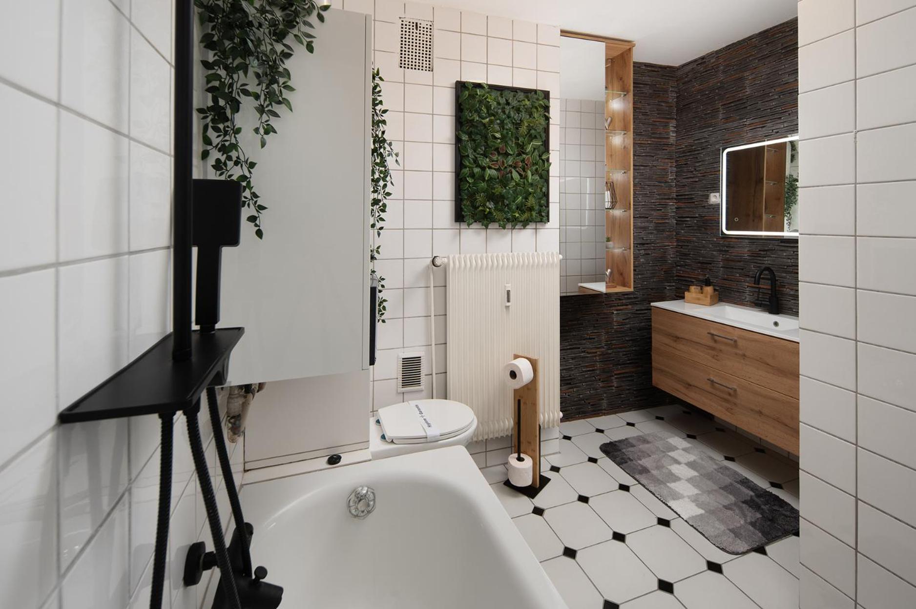 Appartement 1-4 Gaeste W-lan, Netflix, Amazon, Parken, Arbeitsplatz, 24h Check In ,vollausgestattet Kueche, Handtuecher Seife U,v,m Fuer Geschaeftsreisende, Paare, Familien ,